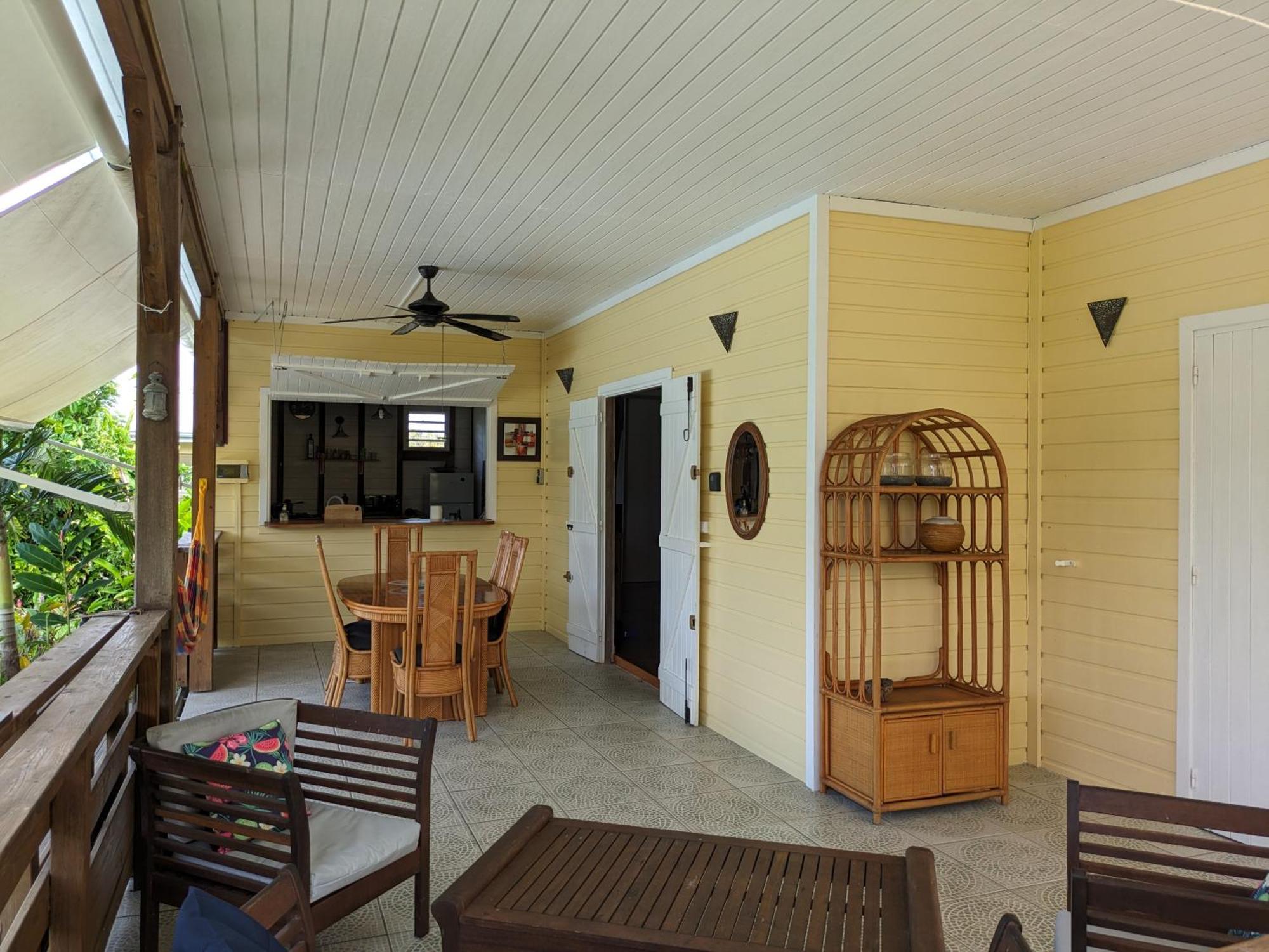 Charmante Villa Creole Climatisee, Jardin Tropical Et Piscine Prives Lamentin Exterior photo