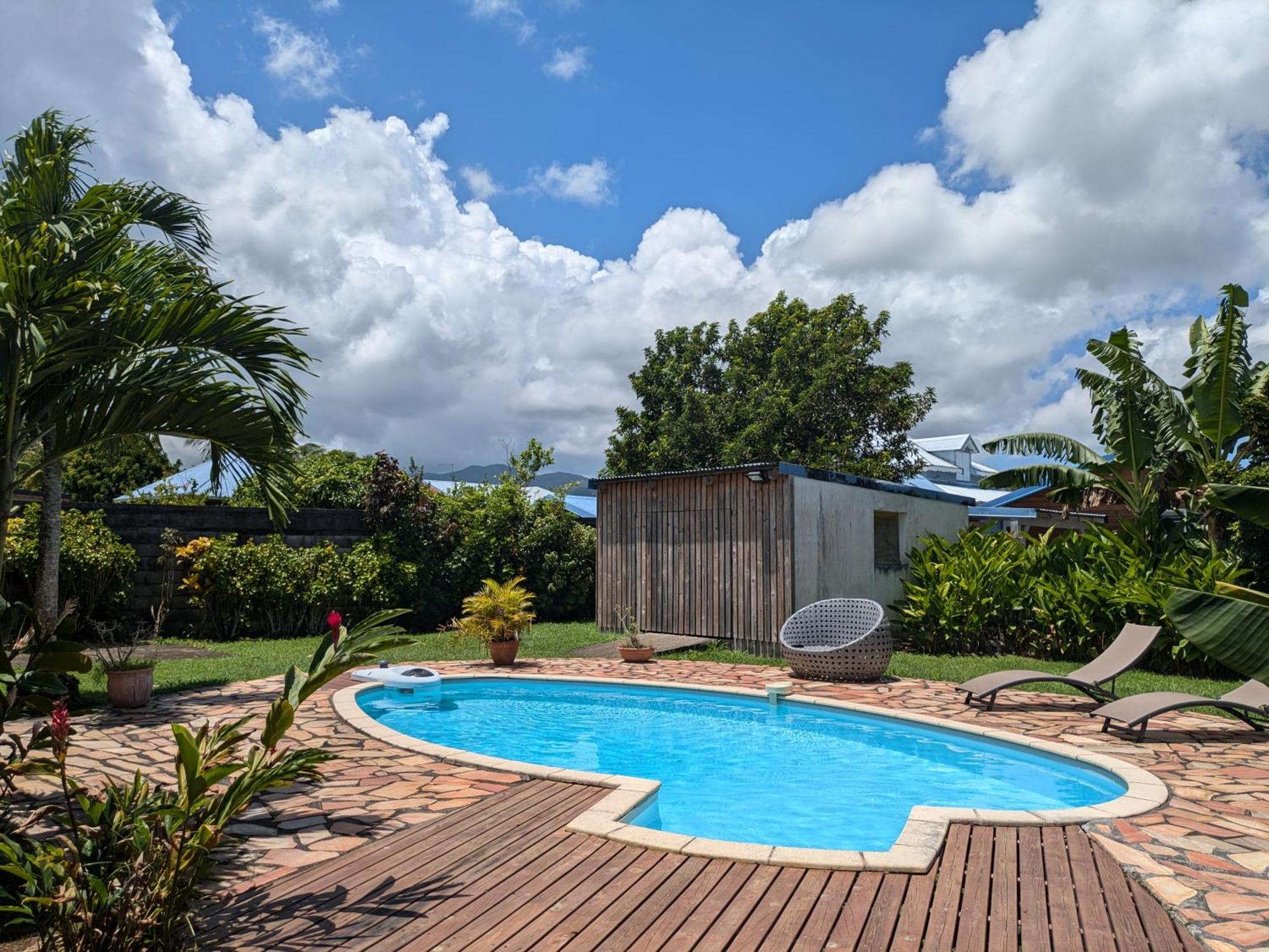 Charmante Villa Creole Climatisee, Jardin Tropical Et Piscine Prives Lamentin Exterior photo